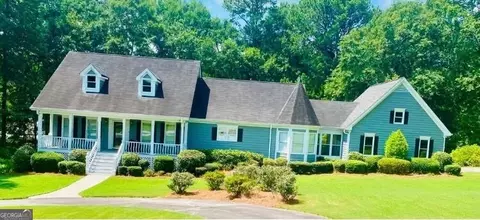 2820 Bay Ridge Dr, Loganville, GA 30052