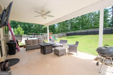 Exterior - 183 Edgemont Ct, Lagrange, GA 30240 photo 4 of 5