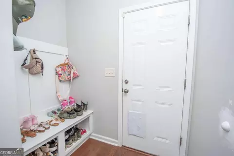 Entry Way - 183 Edgemont Ct, Lagrange, GA 30240 photo 5 of 9