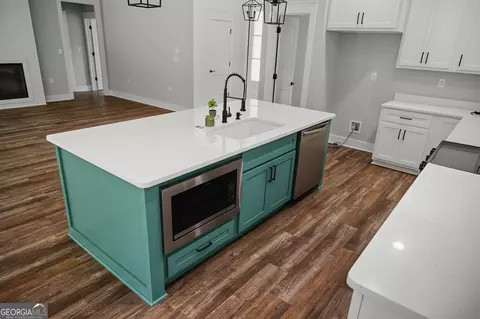Kitchen - 1161 Mulberry Pl, Dudley, GA 31022 photo 2 of 3