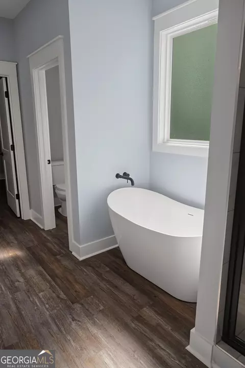Bath - 1161 Mulberry Pl, Dudley, GA 31022 photo 3 of 5