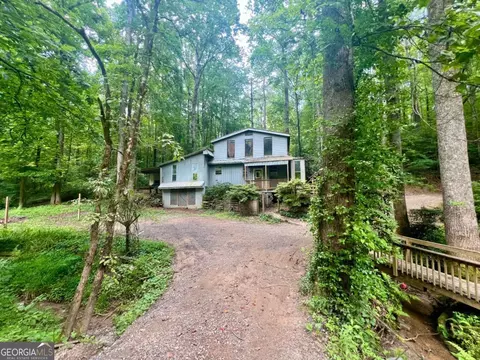 345 Banner Cir, Ellijay, GA 30540