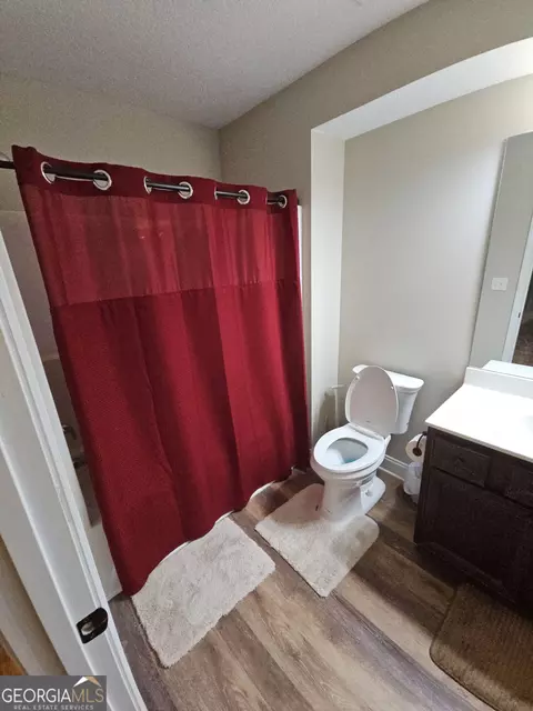 Bath - 511 Tradition Pl, Lagrange, GA 30241 photo 3 of 6