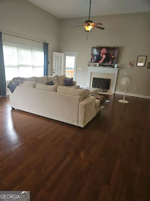 Living - 511 Tradition Pl, Lagrange, GA 30241 photo 1 of 2