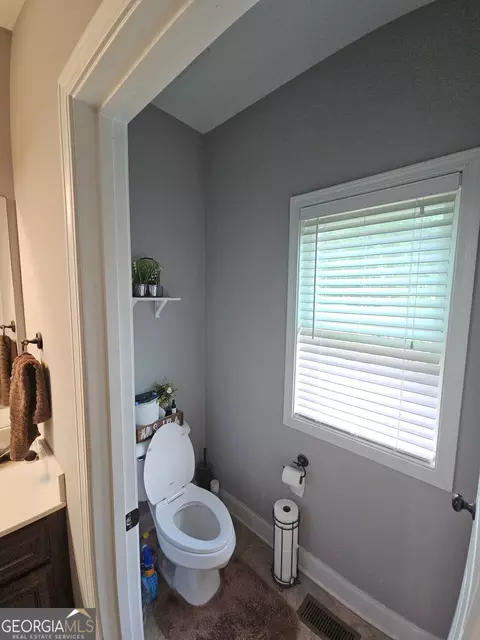 Bath - 511 Tradition Pl, Lagrange, GA 30241 photo 5 of 6