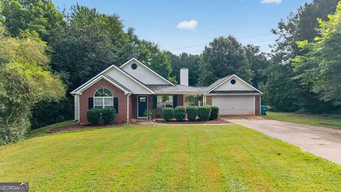 Exterior - 116 Dana Dr, Hampton, GA 30228 photo 2 of 8