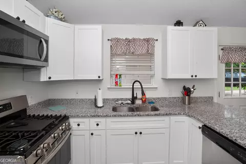 Kitchen - 116 Dana Dr, Hampton, GA 30228 photo 1 of 3