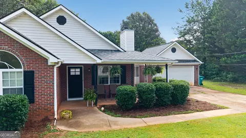 Exterior - 116 Dana Dr, Hampton, GA 30228 photo 5 of 8