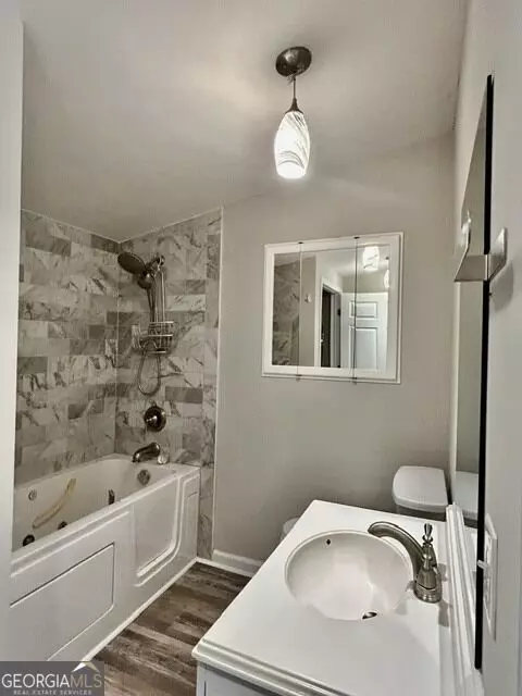 Bath - 142 Mabry Rd, Jackson, GA 30233 photo 1 of 3