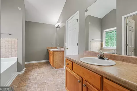 Bath - 230 Stone Ridge Way, Covington, GA 30016 photo 3 of 3