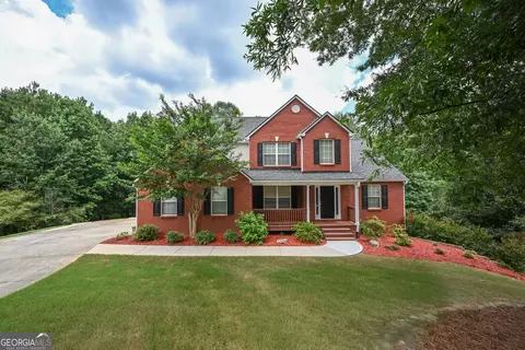 529 Plantation Creek Dr, Loganville, GA 30052