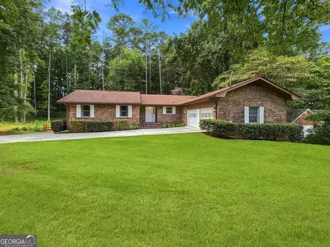 330 Sharon Dr, Fayetteville, GA 30214