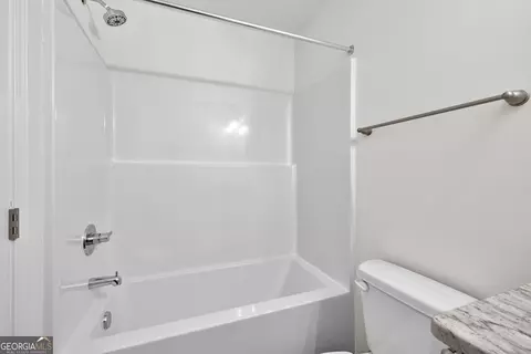 Bath - 797 Hunnicutt Ave, Lagrange, GA 30240 photo 2 of 4