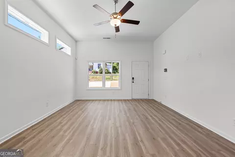 Living - 1015 Stonewall St, Lagrange, GA 30240 photo 2 of 3