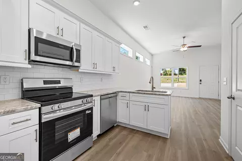 Kitchen - 1015 Stonewall St, Lagrange, GA 30240 photo 2 of 2