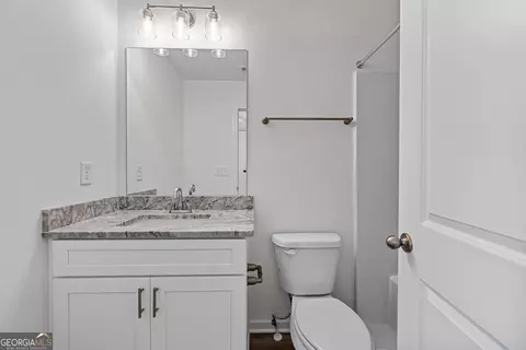 Bath - 1015 Stonewall St, Lagrange, GA 30240 photo 3 of 4