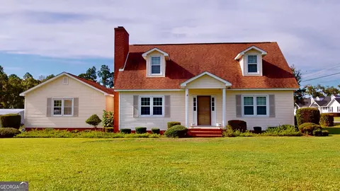 122 Wanda Ln, Swainsboro, GA 30401