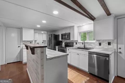 Kitchen - 350 E Harp Rd, Thomaston, GA 30286 photo 6 of 9
