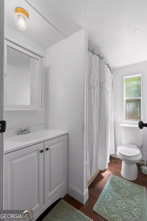 Bath - 350 E Harp Rd, Thomaston, GA 30286 photo 8 of 9