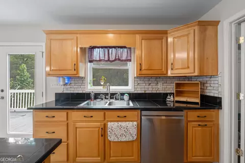 Kitchen - 350 E Harp Rd, Thomaston, GA 30286 photo 4 of 9
