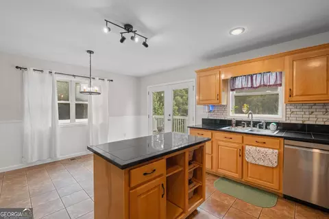 Kitchen - 350 E Harp Rd, Thomaston, GA 30286 photo 3 of 9