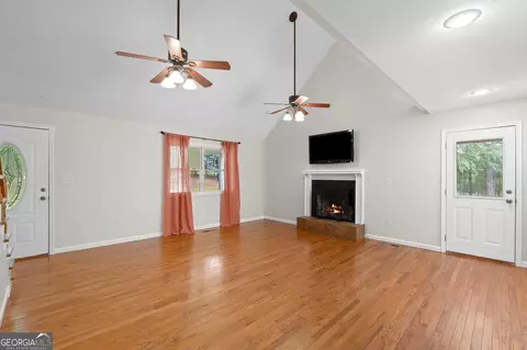 Living - 350 E Harp Rd, Thomaston, GA 30286 photo 2 of 8