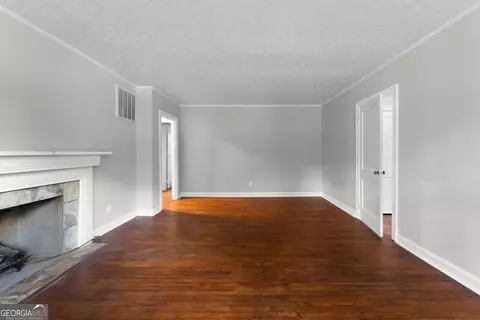 Living - 2903 Maple Rd SE, Rome, GA 30161 photo 4 of 6