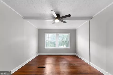 Living - 2903 Maple Rd SE, Rome, GA 30161 photo 3 of 6