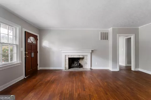 Living - 2903 Maple Rd SE, Rome, GA 30161 photo 6 of 6