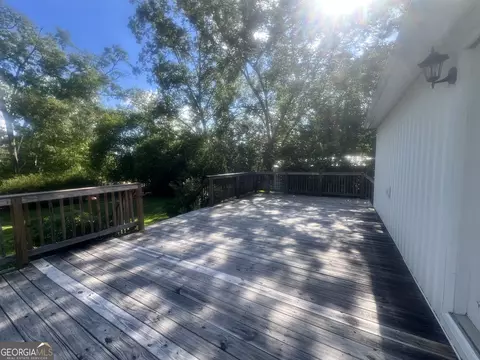Exterior - 127 W Stuart Ave, Lyons, GA 30436 photo 1 of 4