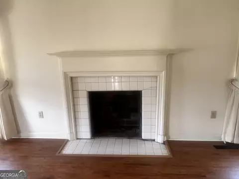 Living - 127 W Stuart Ave, Lyons, GA 30436 photo 1 of 5