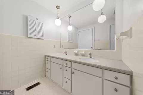 Bath - 34 Main St, Register, GA 30452 photo 1 of 4