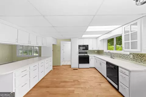 Kitchen - 34 Main St, Register, GA 30452 photo 1 of 3