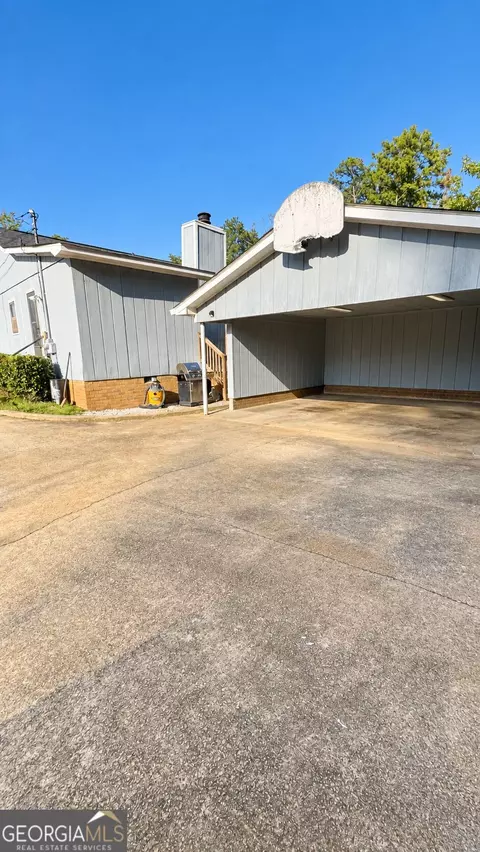 Exterior - 218 Cosby Dr, Lagrange, GA 30241 photo 13 of 16