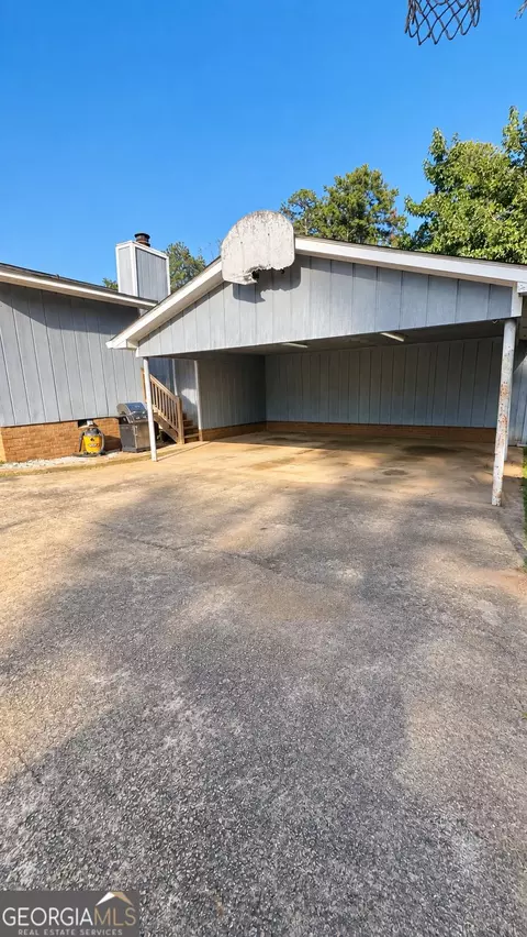 Exterior - 218 Cosby Dr, Lagrange, GA 30241 photo 12 of 16