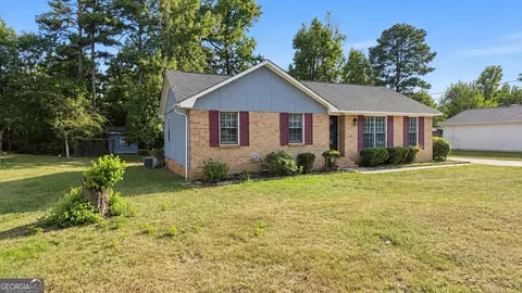 Exterior - 218 Cosby Dr, Lagrange, GA 30241 photo 2 of 16