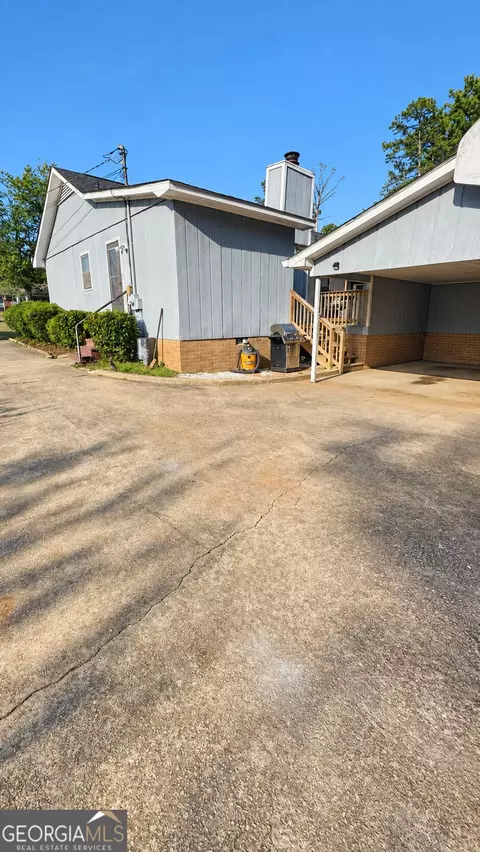 Exterior - 218 Cosby Dr, Lagrange, GA 30241 photo 11 of 16