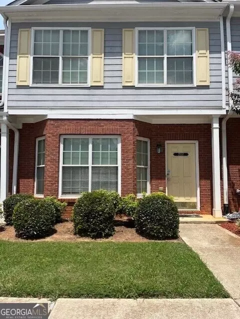 2537 Walden Lake Dr, Decatur, GA 30035