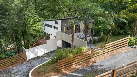 1153 Dawn View Ln NW, Atlanta, GA 30327
