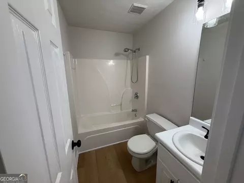 Bath - 75 Thrasher Rd, Covington, GA 30016 photo 2 of 2