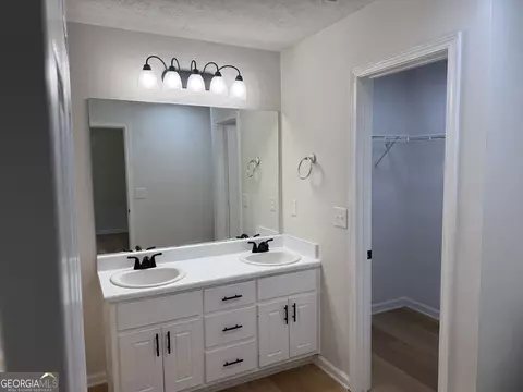 Bath - 75 Thrasher Rd, Covington, GA 30016 photo 1 of 2