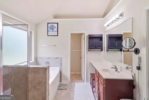Bath - 7617 Bowhead Ct, Fairburn, GA 30213 photo 2 of 3