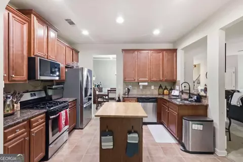 Kitchen - 7617 Bowhead Ct, Fairburn, GA 30213 photo 1 of 2
