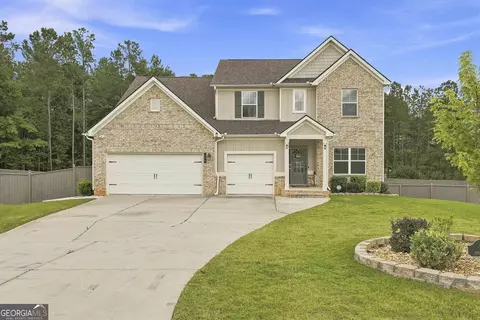 155 Estancia Ln, Fayetteville, GA 30215
