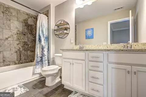 Bath - 4371 Thacker Ln, Suwanee, GA 30024 photo 7 of 8