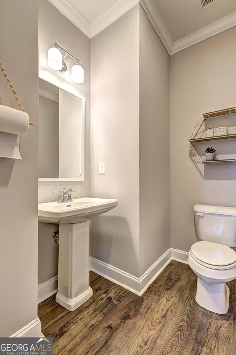 Bath - 4371 Thacker Ln, Suwanee, GA 30024 photo 4 of 8