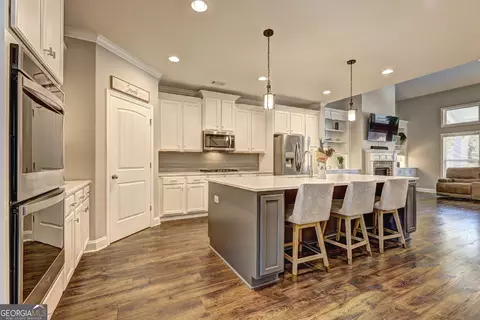 Kitchen - 4371 Thacker Ln, Suwanee, GA 30024 photo 3 of 5