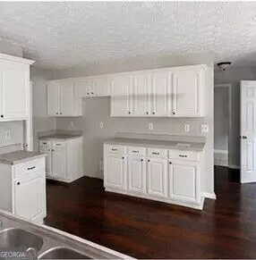 981 Charles Hall Dr, Dacula, GA 30019 photo 2