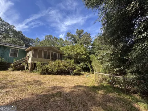 Exterior - 110 Bayview Dr, Perry, GA 31069 photo 5 of 10