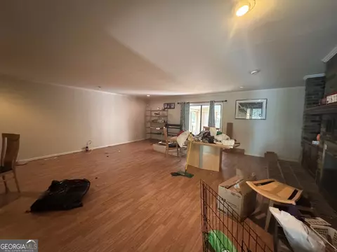 Living - 110 Bayview Dr, Perry, GA 31069 photo 1 of 4